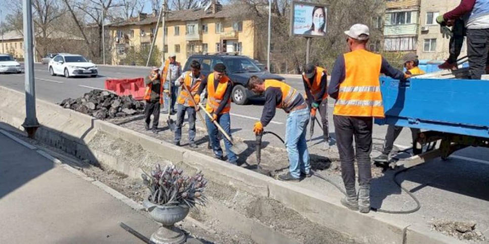 
                    В Алматы продолжается текущий ремонт улиц
                