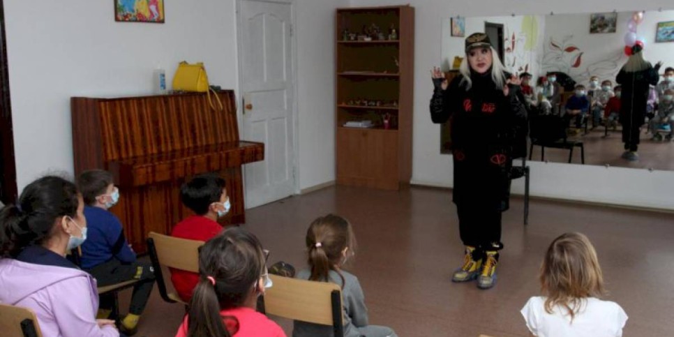 
                    Айжан Нурмагамбетова дала мастер-класс воспитанникам соцклуба «Шыңға Өрлеу»
                