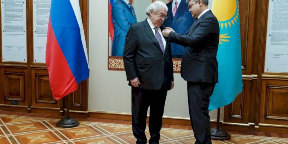 
                    Михаил Гусман награжден орденом «Достык»
                