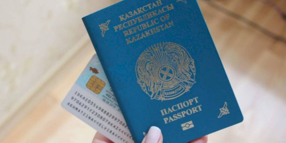 
                    Более трех тысяч человек впервые получили документы РК
                