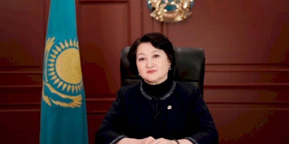
                    Раимкулова приняла участие в челлендже, посвященном юбилею Мукагали Макатаева
                