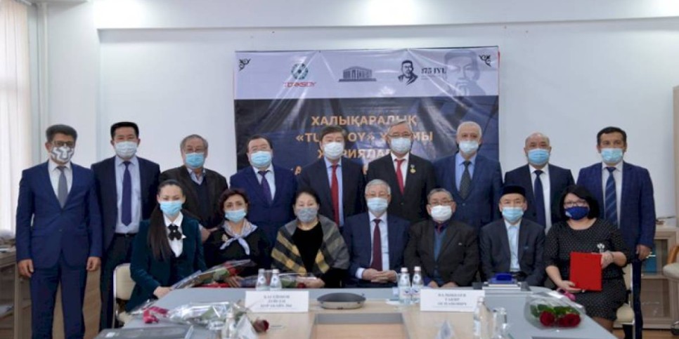 
                    В КазНПУ состоялась презентация альбома «Абай»
                