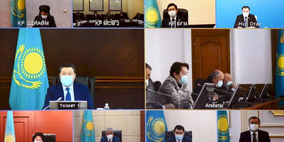 
                    Мамину презентовали доработанный алфавит казахского языка
                