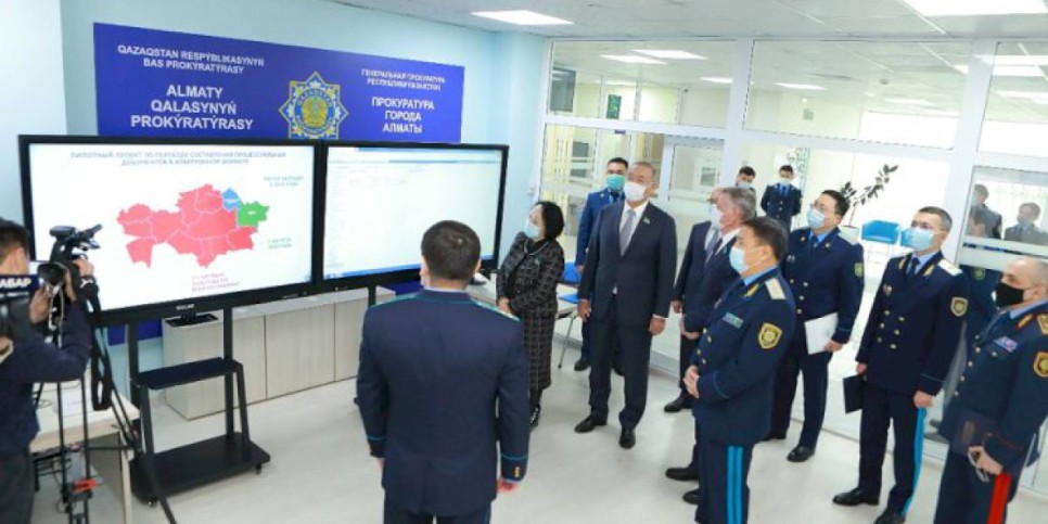 
                    Прокуроры Алматы провели встречу с депутатами Сената
                