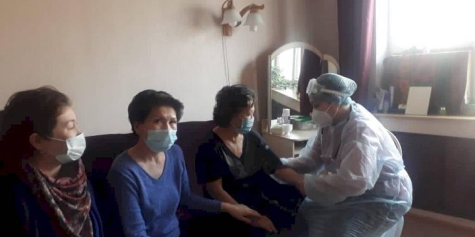 
                    В Алматы проходит консультация пожилых людей на дому
                
