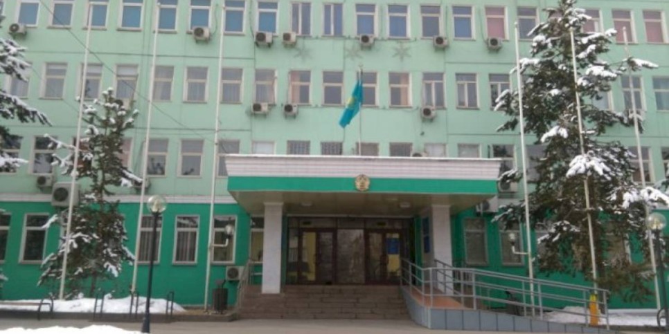 
                    Аким Бостандыкского района принял граждан во фронт-офисе
                