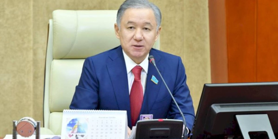 
                    Казахстанским водителям разрешат ездить без прав и техпаспорта
                