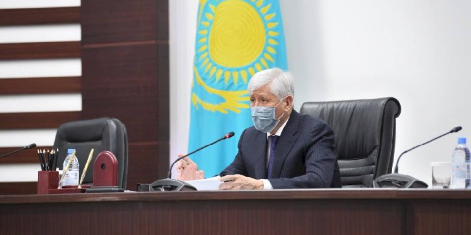 
                    Аким Алматинской области поздравил жителей с Днем Первого Президента
                