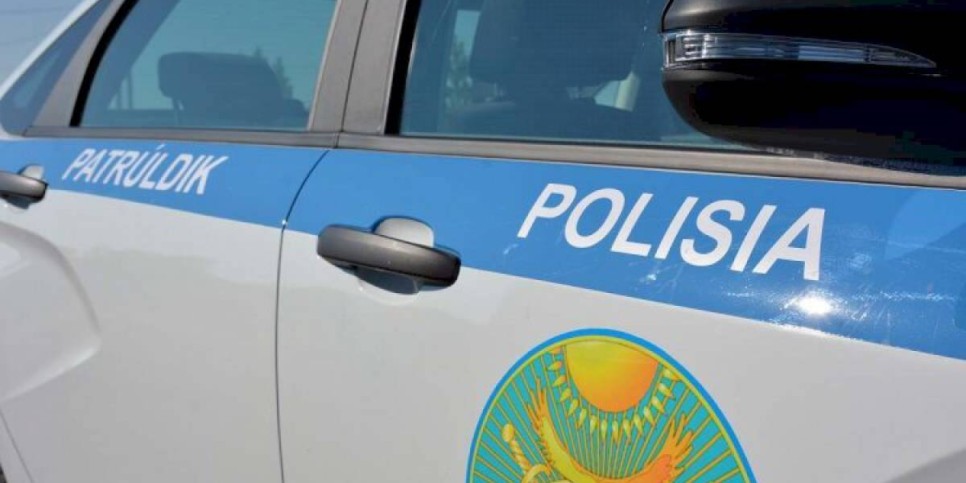 
                    Полицейские Алматы задержали мужчин с наркотиками и пистолетом
                