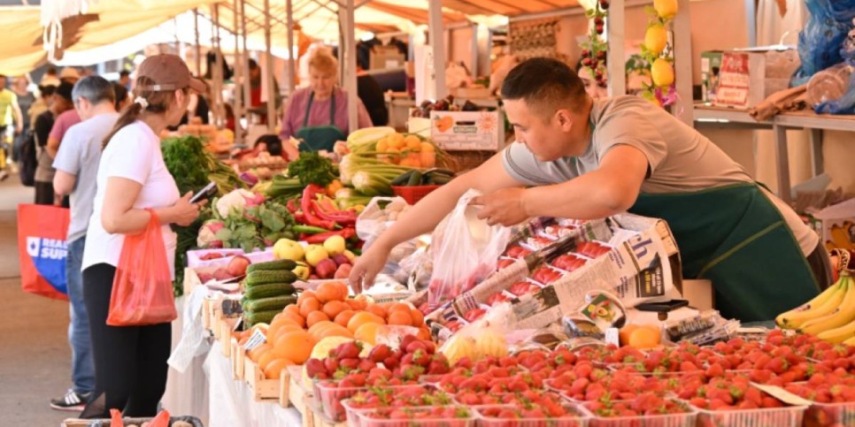 
                    Подсобные хозяйства, семейные пасеки, домашние пекарни. Кто представлен на ярмарках выходного дня в Алматы
                