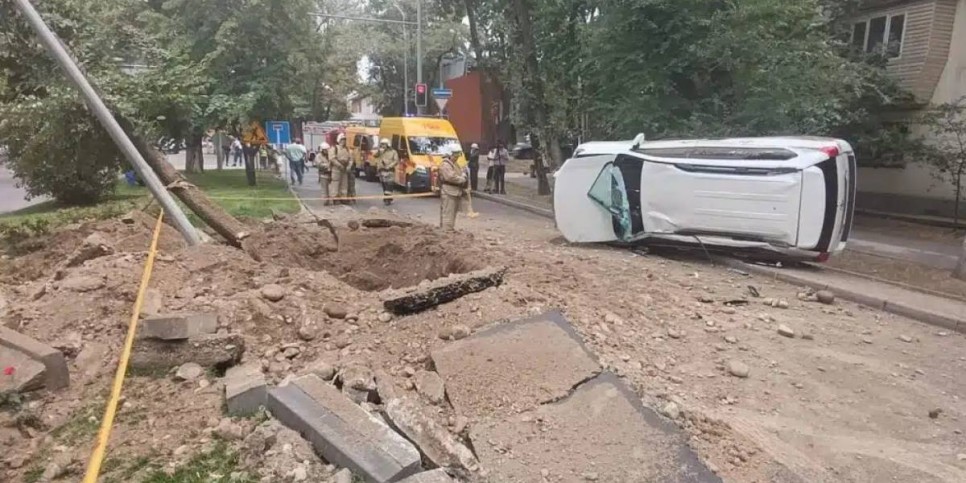 
                    Взрыв газопровода в Алматы: пострадали два человека, перевернулся внедорожник
                
