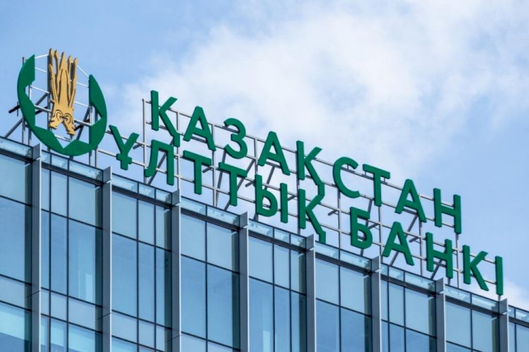 Ослаб не только тенге: как вели себя по отношению к доллару валюты других стран