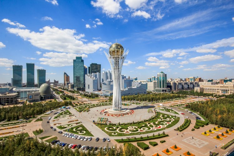 Главный символ Астаны подсветят красным цветом