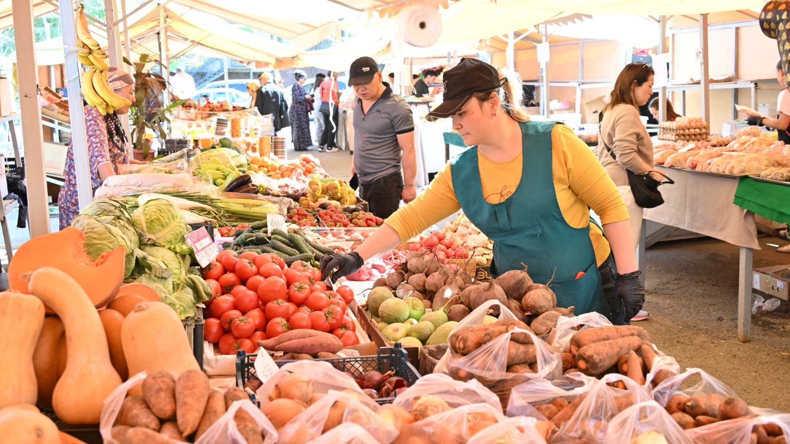 10 тыс. тонн сельскохозяйственной продукции реализовали на ярмарках выходного дня в Алматы