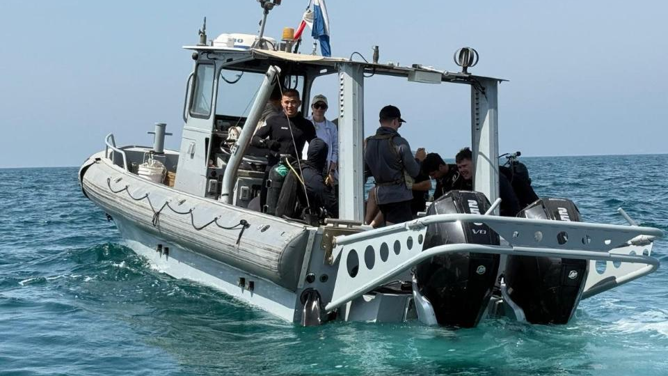 Военные моряки Казахстана обучились подводному разминированию в Бахрейне