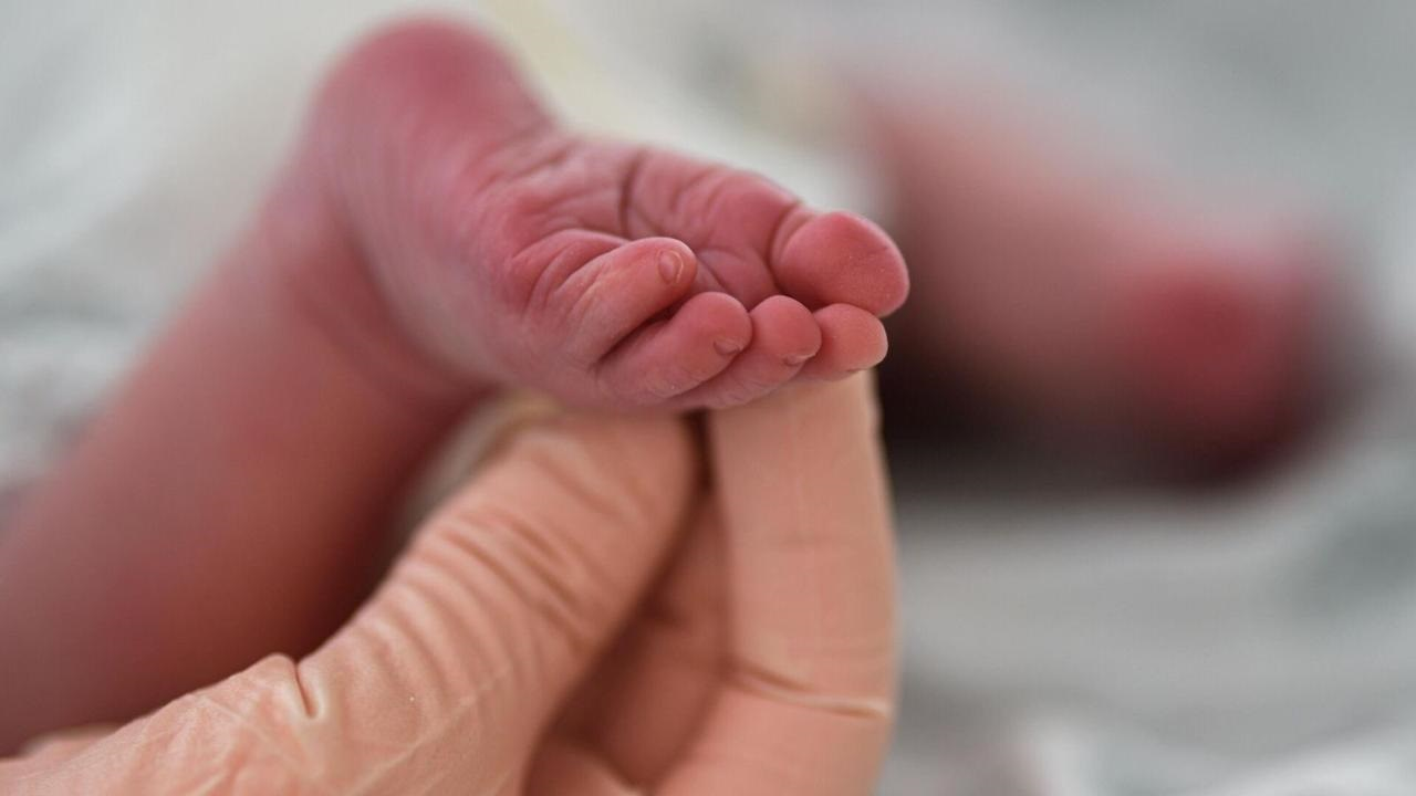 В День независимости в Астане родились 18 малышей