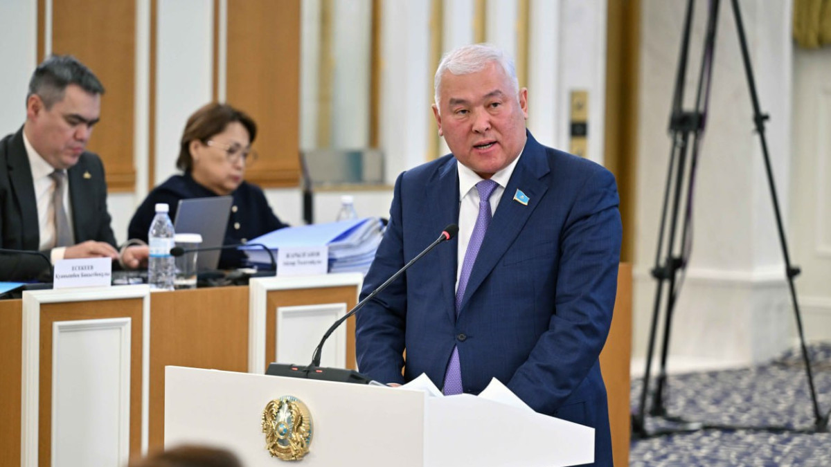 Конституция имеет высшую юридическую силу без отказа от международных обязательств –  Мурат Абенов