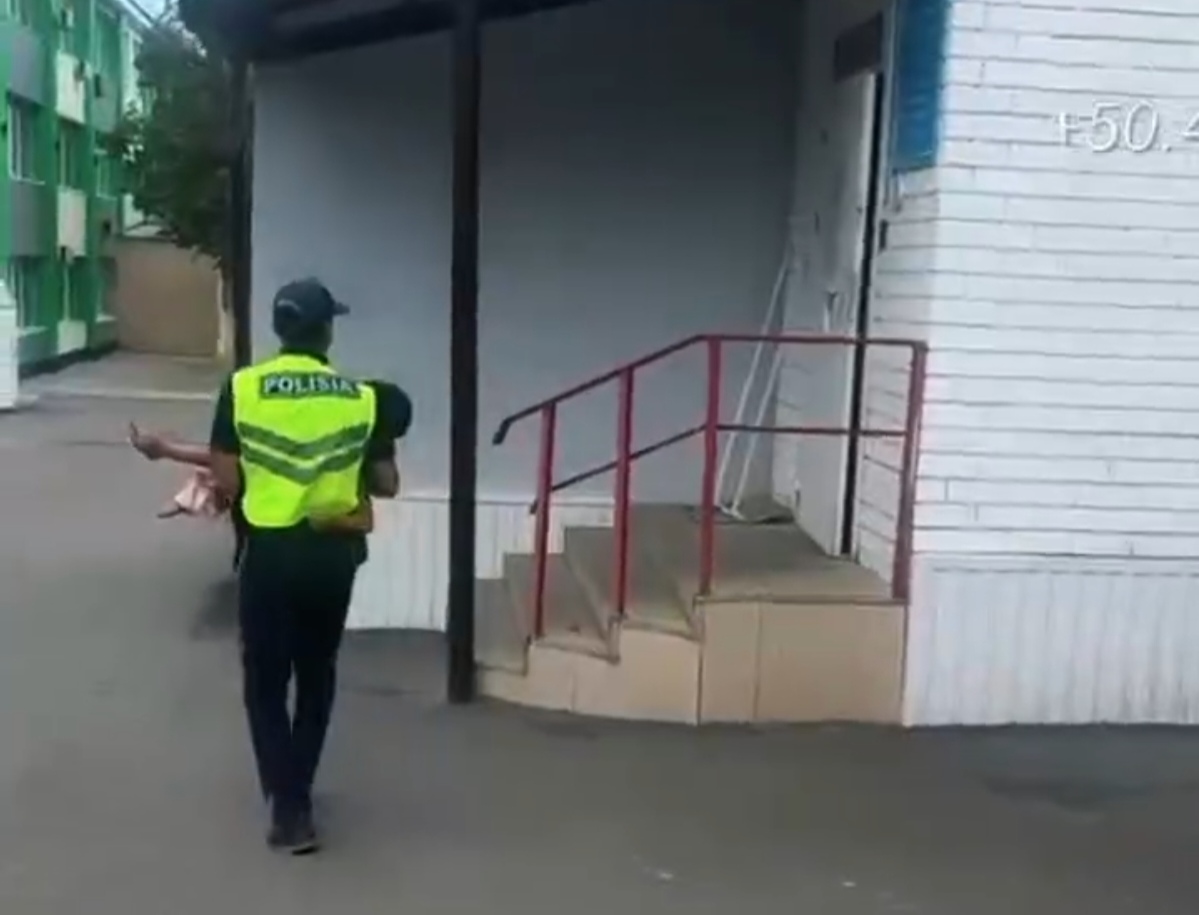 Полицейские за 12 минут доставили в больницу ребенка с тяжелой травмой в области Абай
