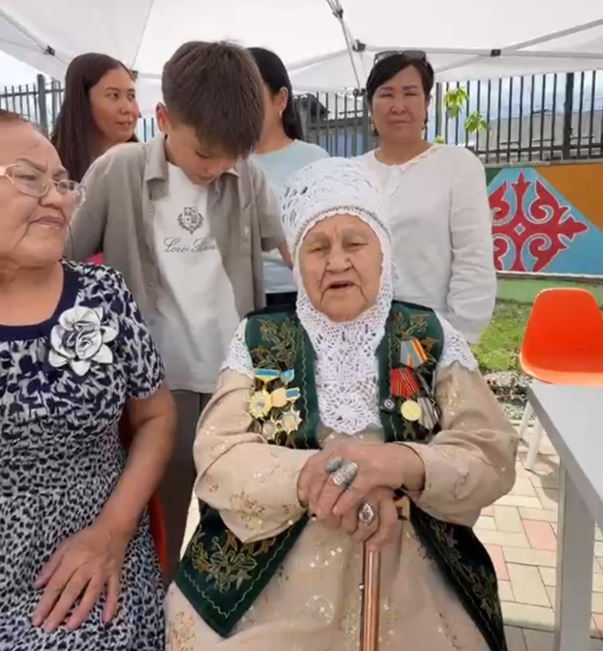 101-летняя Камиля Доскалиева пришла на избирательный участок и сделала свой выбор