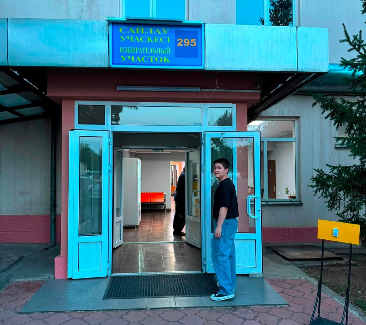 Последний час выборов: алматинцы продолжают приходить на участки