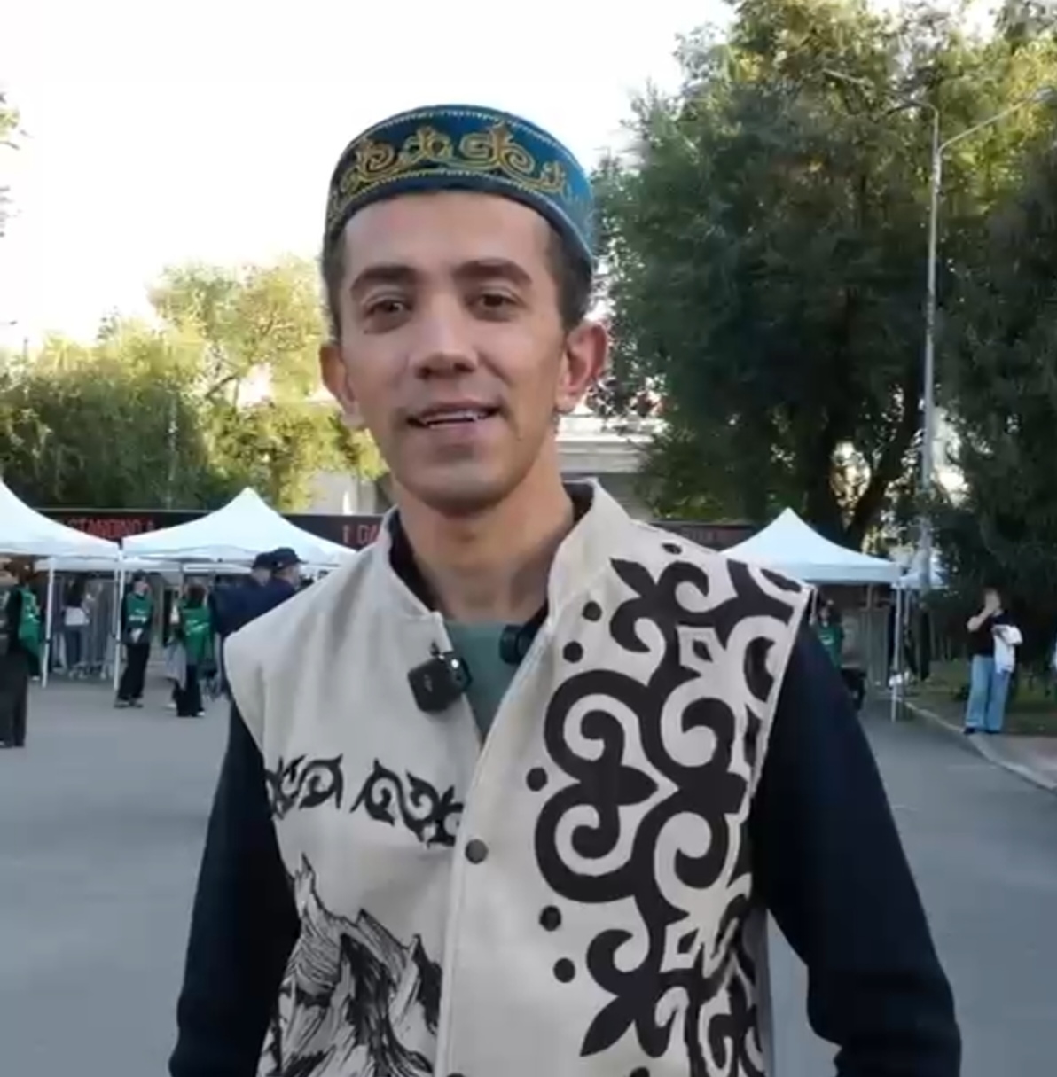 «Хочу, чтобы он начал с хитов»: фанат Энрике рассказал о своих ожиданиях от концерта в Алматы