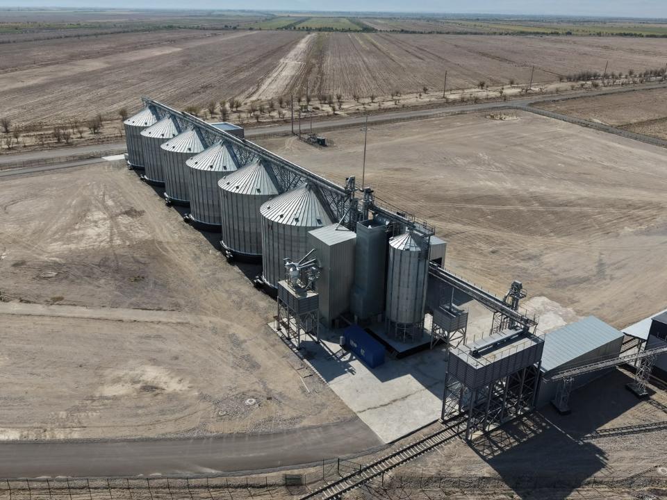 Новый зерновой комплекс стоимостью около 21 миллиарда тенге появится в Енбекшиказахском районе