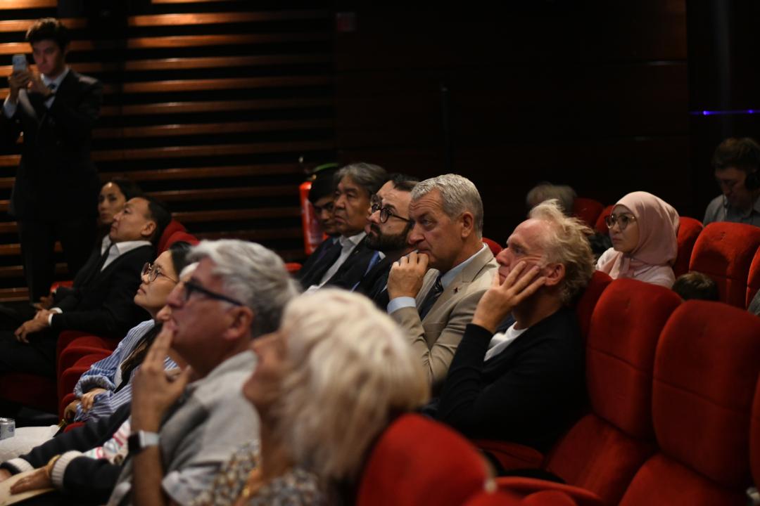 От классики до современности: в Париже стартовали Дни казахстанского кино