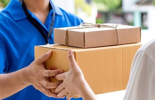 Казахстанцы стали чаще отправлять посылки: объем почтовых и курьерских услуг превысил 57 млрд тенге