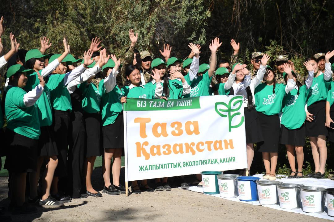 В Алматинской области стартовала кампания по сбору семян