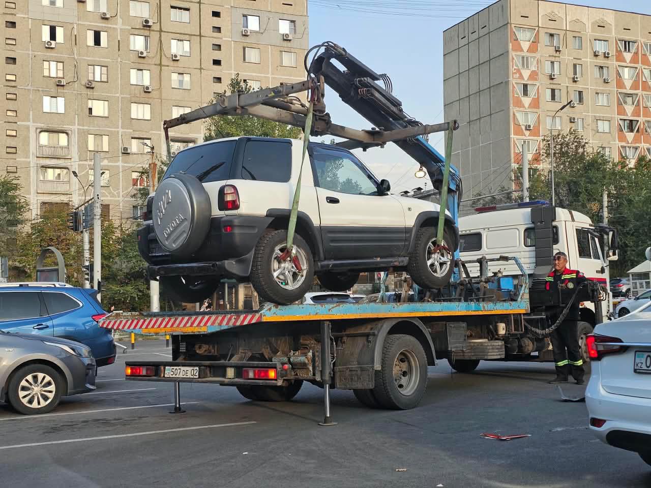 В Алматы начнут взимать плату за хранение автомобилей на спецстоянках