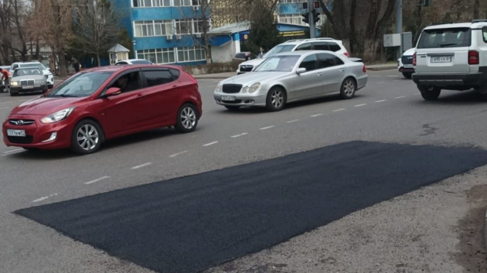 В Алматы на время ограничат движение на участке улицы Толе би 