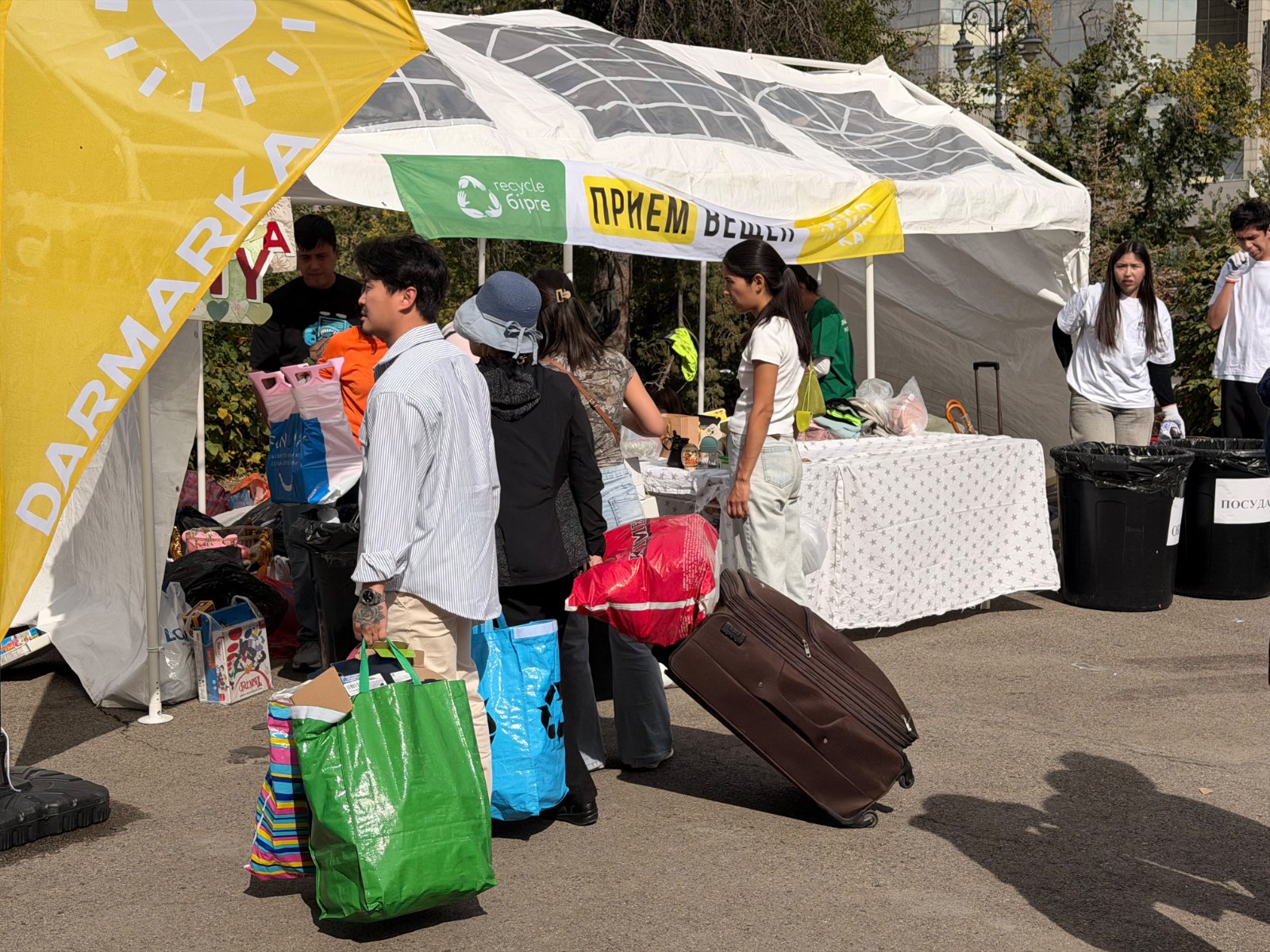 От сортировки до обмена: в Алматы прошла экологическая акция Recycle Бірге